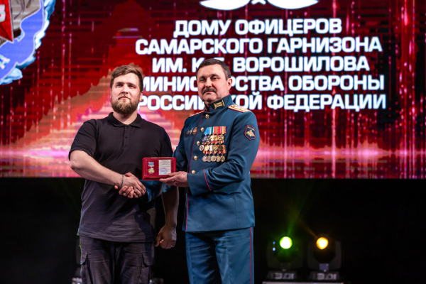 НАЧАЛЬНИК ЦДРА ПОЗДРАВИЛ КОЛЛЕКТИВ САМАРСКОГО ГДО С ВЕКОВЫМ ЮБИЛЕЕМ