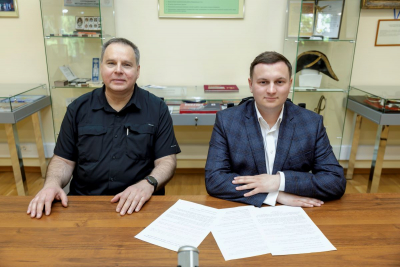 НА ВЕБИНАРЕ, ПОСВЯЩЕННОМ ДУХОВНО-НРАВСТВЕННОМУ ВОСПИТАНИЮ ВОЕННОСЛУЖАЩИХ СРЕДСТВАМИ КУЛЬТУРЫ И ИСКУССТВА, ПРОШЛА ВСТРЕЧА С АВТОРАМИ ФИЛЬМА ОБ СВО
