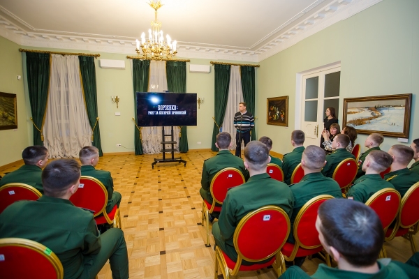 В ЦДРА СОСТОЯЛСЯ ПОКАЗ ДОКУМЕНТАЛЬНОГО ФИЛЬМА &laquo;БОРЗЕНКО: РИНГ ЗА КОЛЮЧЕЙ ПРОВОЛОКОЙ&raquo; И ВСТРЕЧА С ЕГО СОЗДАТЕЛЯМИ