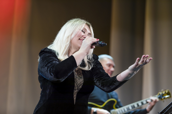 В ЦДРА ВЫСТУПИЛИ АРТИСТЫ ДЖАЗ-КЛУБА "ГЕЛИКОН"