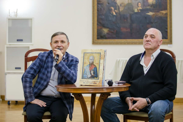 В ЦДРА ПРОШЛА ВСТРЕЧА С АВТОРОМ КНИГИ &laquo;НЕПОБЕДИМЫЙ ПРАВЕДНЫЙ ВОИН ФЕДОР УШАКОВ&raquo;