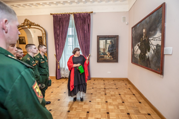 &laquo;Я ПОМНЮ ПЕРВЫЙ ДЕНЬ ВОЙНЫ&raquo;: В ЦДРА ОТКРЫЛАСЬ ВЫСТАВКА РАБОТ ХУДОЖНИКА АНДРЕЯ ДРОЗДОВА, ПОСВЯЩЕННАЯ ДНЮ ПАМЯТИ И СКОРБИ