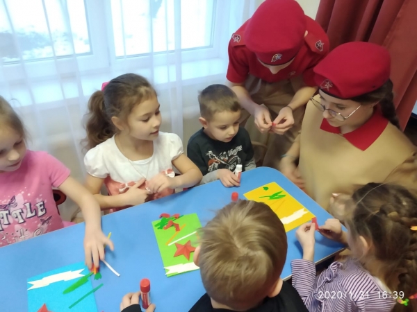 ЦДРА ПРОВЕЛ АКЦИЮ &laquo;ПОЗДРАВЬ СОЛДАТА, ПОЗДРАВЬ ВЕТЕРАНА!&raquo; В ДЕНЬ ЗАЩИТНИКА ОТЕЧЕСТВА