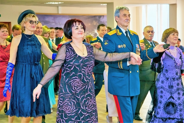 ПРАЗДНИЧНЫЙ КОЛОРИТ ОФИЦЕРСКОГО БАЛА &laquo;ВЕРА, ЧЕСТЬ И ДОБЛЕСТЬ&raquo;