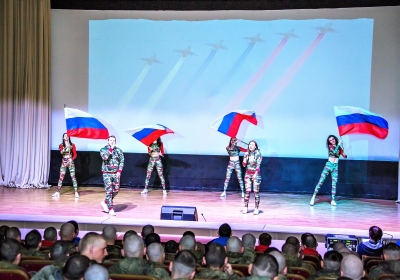 ДЛЯ ВОИНОВ-ТАМАНЦЕВ ЗВУЧАЛИ ПАТРИОТИЧЕСКИЕ ПЕСНИ