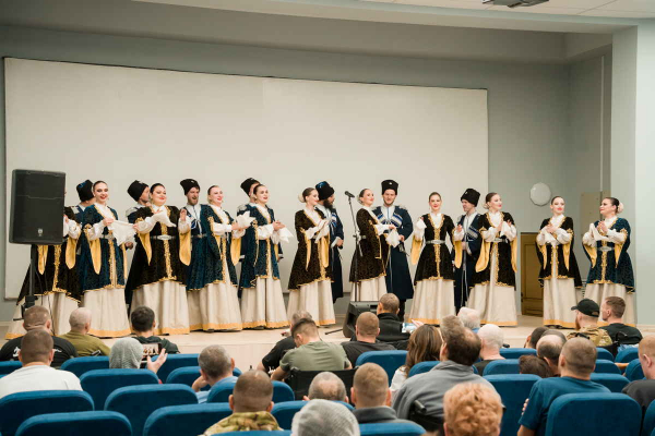 ЦДРА ОРГАНИЗОВАЛ КОНЦЕРТ ГОСУДАРСТВЕННОГО КАЗАЧЬЕГО АНСАМБЛЯ ПЕСНИ И ТАНЦА &laquo;СТАВРОПОЛЬЕ&raquo; ДЛЯ УЧАСТНИКОВ СПЕЦИАЛЬНОЙ ВОЕННОЙ ОПЕРАЦИИ