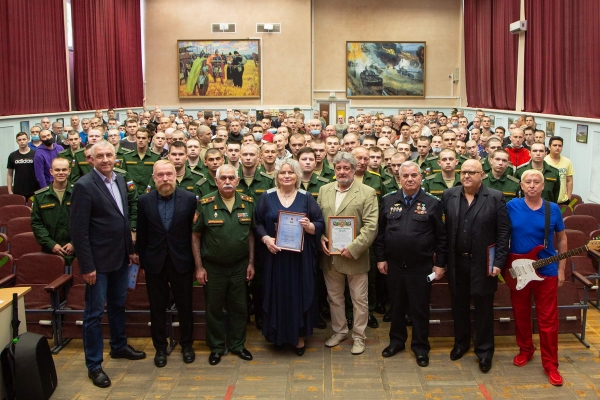 НАПУТСТВИЯ ПРИЗЫВНИКАМ ПРОЗВУЧАЛИ НА МЕРОПРИЯТИИ, ПРОВЕДЕННОМ ЦДРА НА СБОРНОМ ПУНКТЕ МОСКОВСКОЙ ОБЛАСТИ