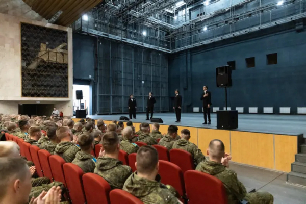КОНЦЕРТ ВОКАЛЬНОЙ ГРУППЫ &laquo;КВАРТЕТ ПРО&raquo; ПЕРЕД ВОЕННОСЛУЖАЩИМИ: МУЗЫКА, ОБЪЕДИНЯЮЩАЯ СЕРДЦА