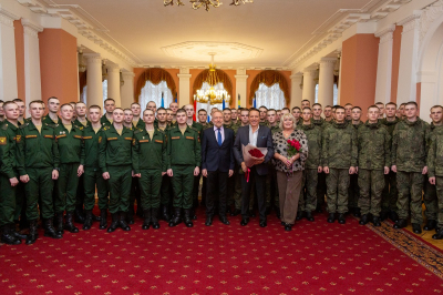 В РАМКАХ АКЦИИ &laquo;ОТ СЕРДЦА К СЕРДЦУ&raquo; В ЦДРА ПРОШЛА ВСТРЕЧА С НАРОДНЫМ АРТИСТОМ РФ ВАСИЛИЕМ ОВСЯННИКОВЫМ