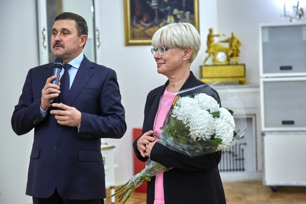В ЦДРА ПРОШЛА ТВОРЧЕСКАЯ ВСТРЕЧА С ПЕВИЦЕЙ И АКТРИСОЙ ИЛОНОЙ БРОНЕВИЦКОЙ