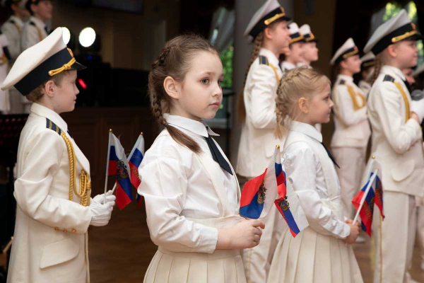 &laquo;СТРАНА &ndash; ЛЮБИМАЯ СТОРОНА&raquo;: В ЦДРА ПРОШЛА ТВОРЧЕСКАЯ ВСТРЕЧА С ХУДОЖЕСТВЕННЫМ РУКОВОДИТЕЛЕМ СТУДИИ &laquo;ЮНЫЕ АЛЕКСАНДРОВЦЫ&raquo; АЛЕКСАНДРОМ ГИЛЕВЫМ