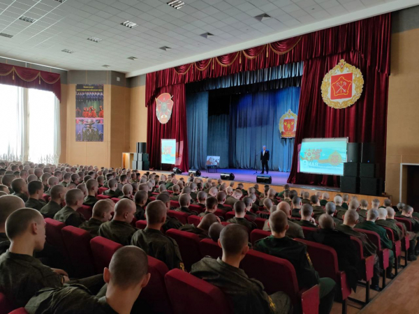 О ВОЙНЕ РАССКАЗАЛИ ПЕСНИ: ЦДРА ОРГАНИЗОВАЛ ПРОВЕДЕНИЕ ЛИТЕРАТУРНО-МУЗЫКАЛЬНОЙ КОМПОЗИЦИИ ДЛЯ ВОЕННОСЛУЖАЩИХ СЕМЕНОВСКОГО ПОЛКА