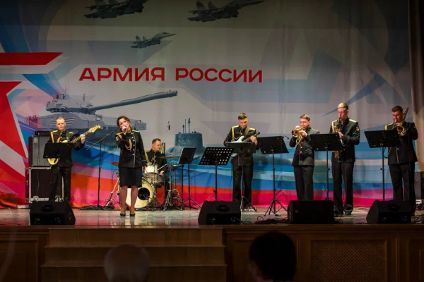 НА СЦЕНЕ ЦДРА ВЫСТУПАЮТ УЧАСТНИКИ ФЕСТИВАЛЯ АРМЕЙСКОЙ КУЛЬТУРЫ И ТВОРЧЕСТВА &laquo;АВАНПОСТ&raquo;