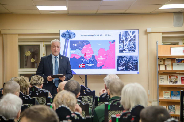 В ЦДРА ПРЕДСТАВИЛИ РЕДКИЕ КНИГИ О СТРАНИЦАХ ИСТОРИИ БЛОКАДНОГО ЛЕНИНГРАДА