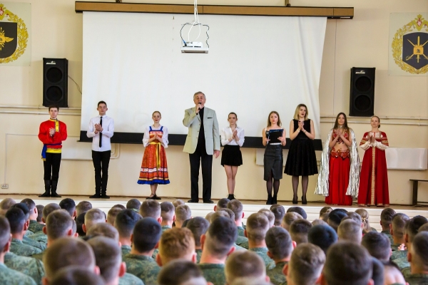 КОНЦЕРТ В ЧЕСТЬ ДНЯ ПОБЕДЫ ВЫСОКО ОЦЕНИЛИ  БУДУЩИЕ ОФИЦЕРЫ ВКС