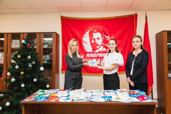 НОВОГОДНИЕ ОТКРЫТКИ, СОЗДАННЫЕ РУКАМИ ЮНАРМЕЙЦЕВ ЦДРА, НАПРАВЛЕНЫ В АДРЕС ВОЕННОСЛУЖАЩИХ &ndash; УЧАСТНИКОВ СВО
